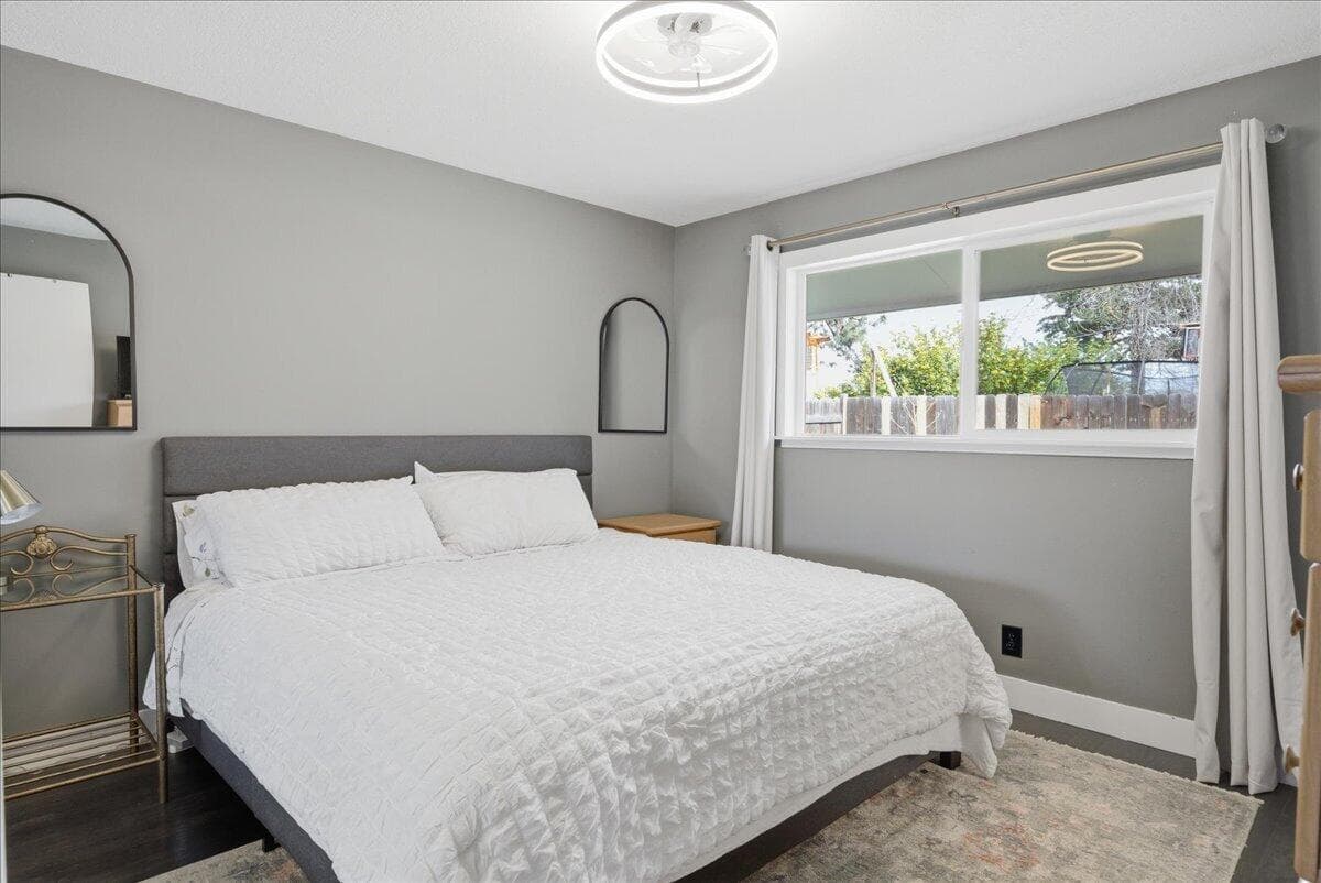 Photo of 758 NE Quimby Avenue 29 of 47
