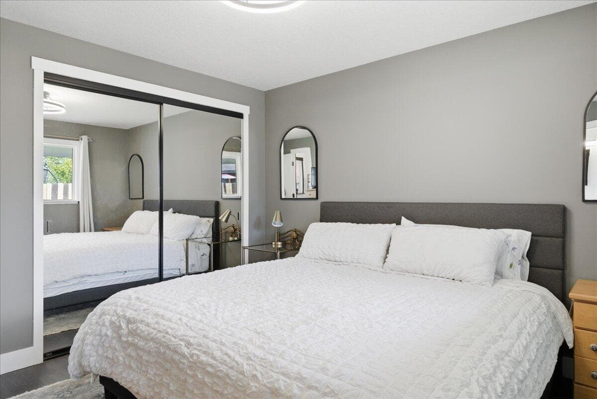 Photo of 758 NE Quimby Avenue 30 of 47