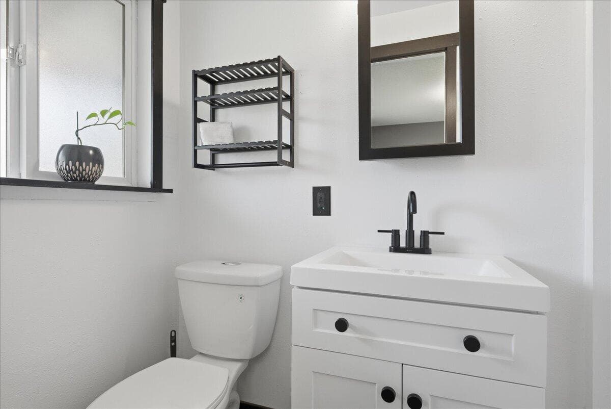 Photo of 758 NE Quimby Avenue 33 of 47