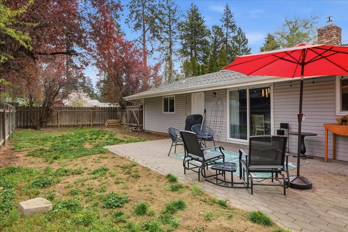 Photo of 758 NE Quimby Avenue 39 of 47
