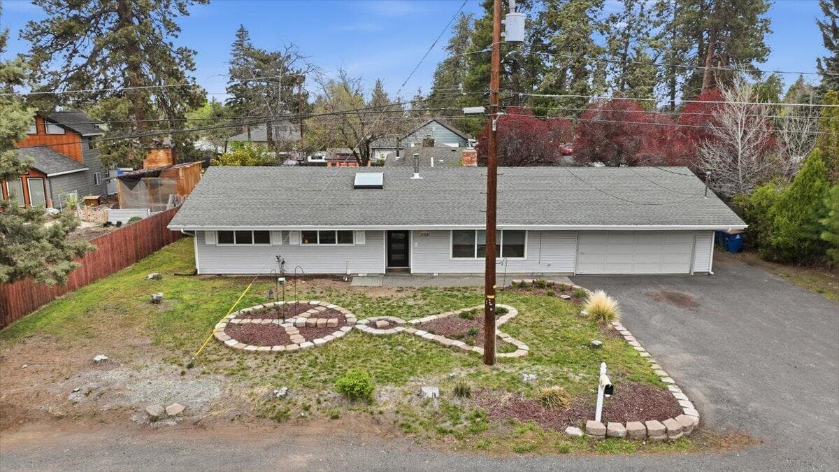Photo of 758 NE Quimby Avenue 45 of 47