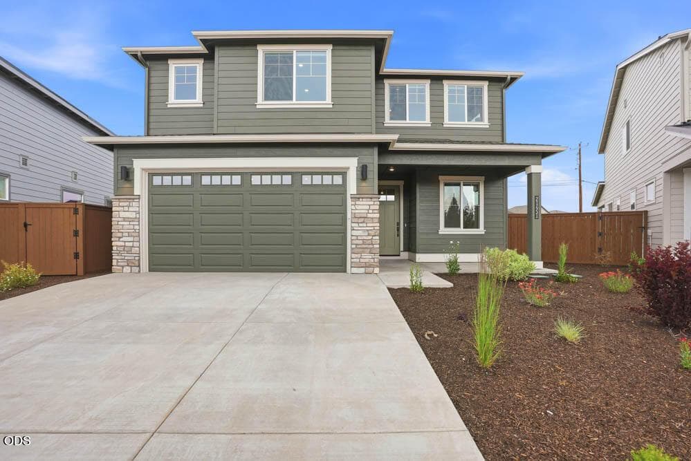 Photo of 21451 NE Hayloft Place 1 of 9