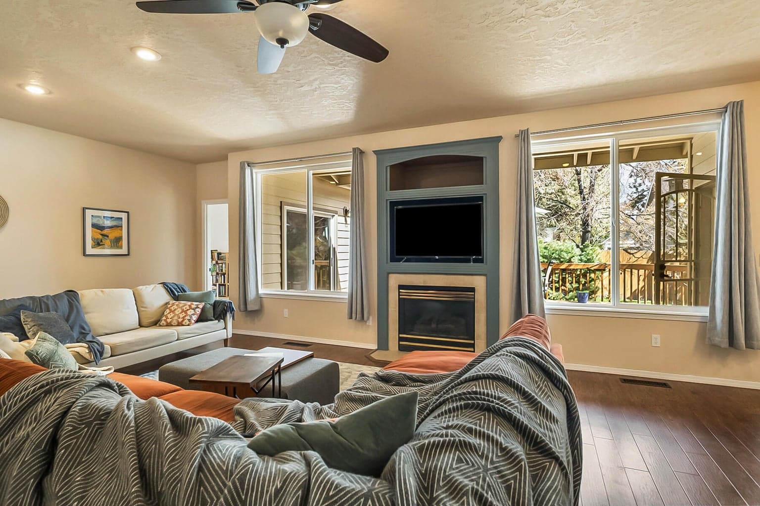 Living Room with Gas Fireplace