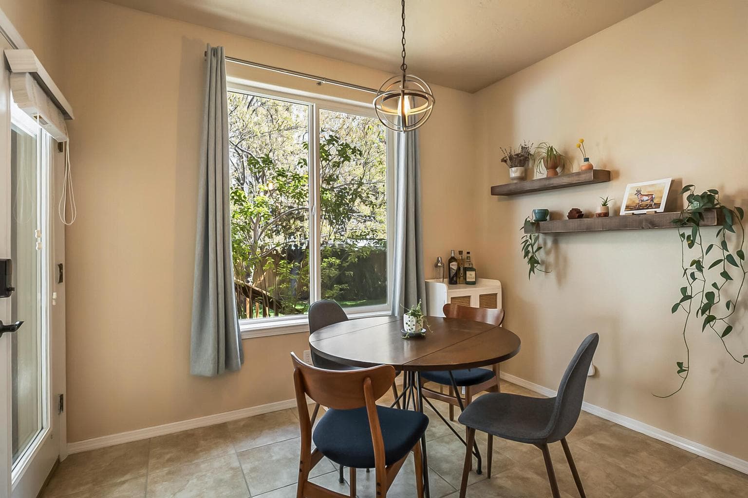Breakfast Dining Nook