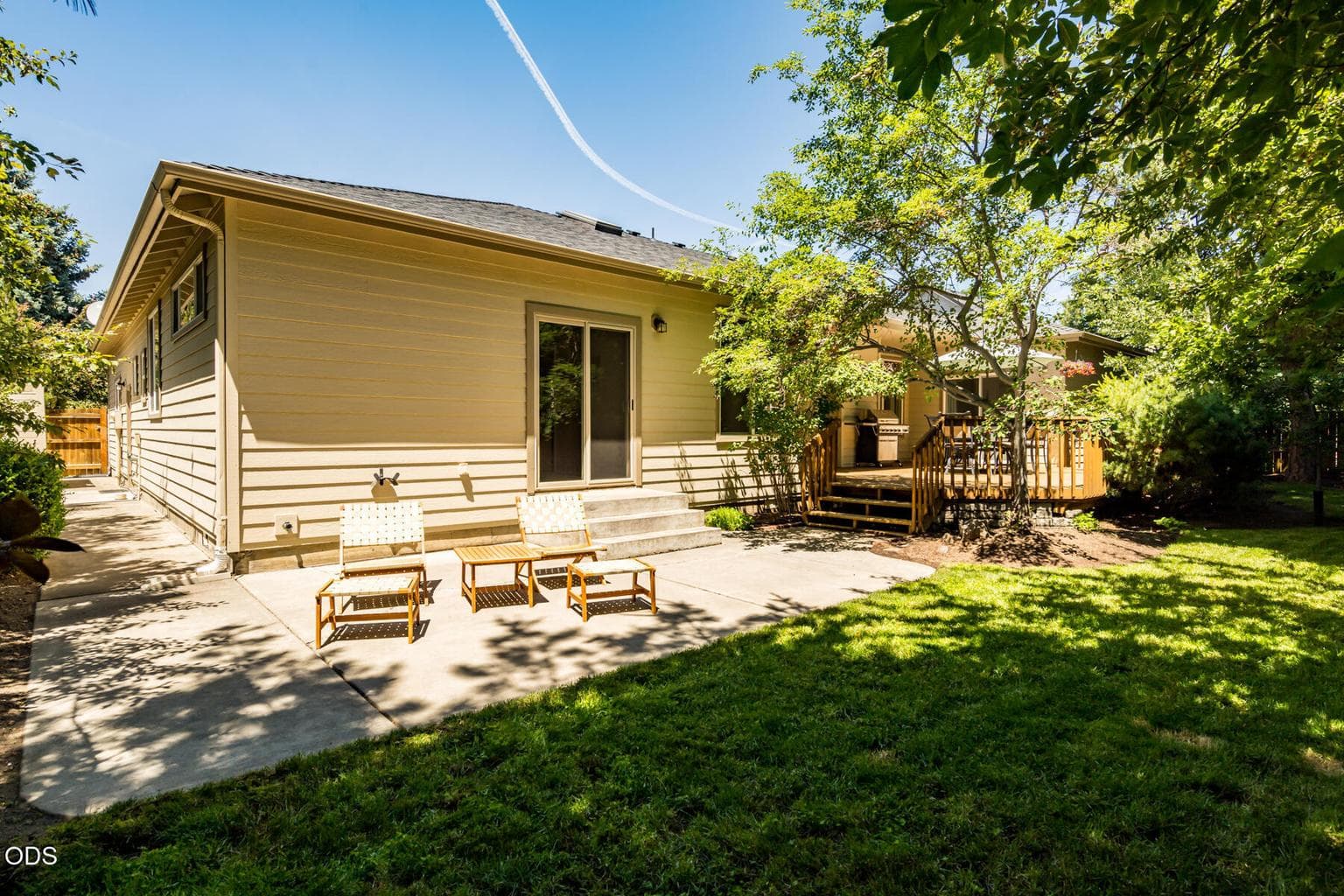 Photo of 800 SE Shadowood Drive 52 of 54