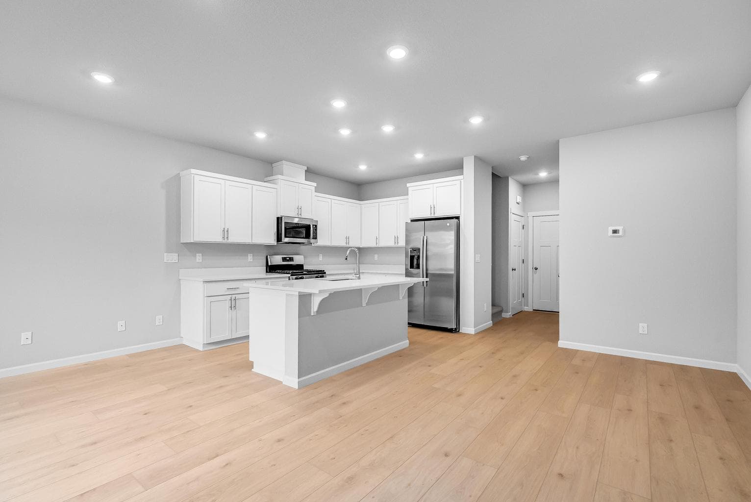 Photo of 726 Varnish Place 3 of 24