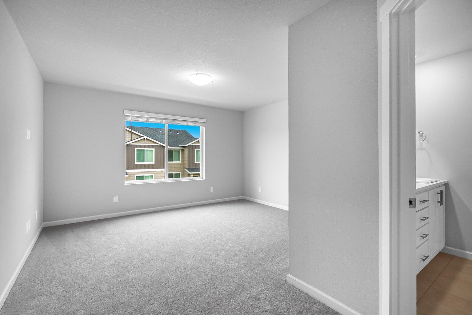 Photo of 726 NW Varnish Place 14 of 24
