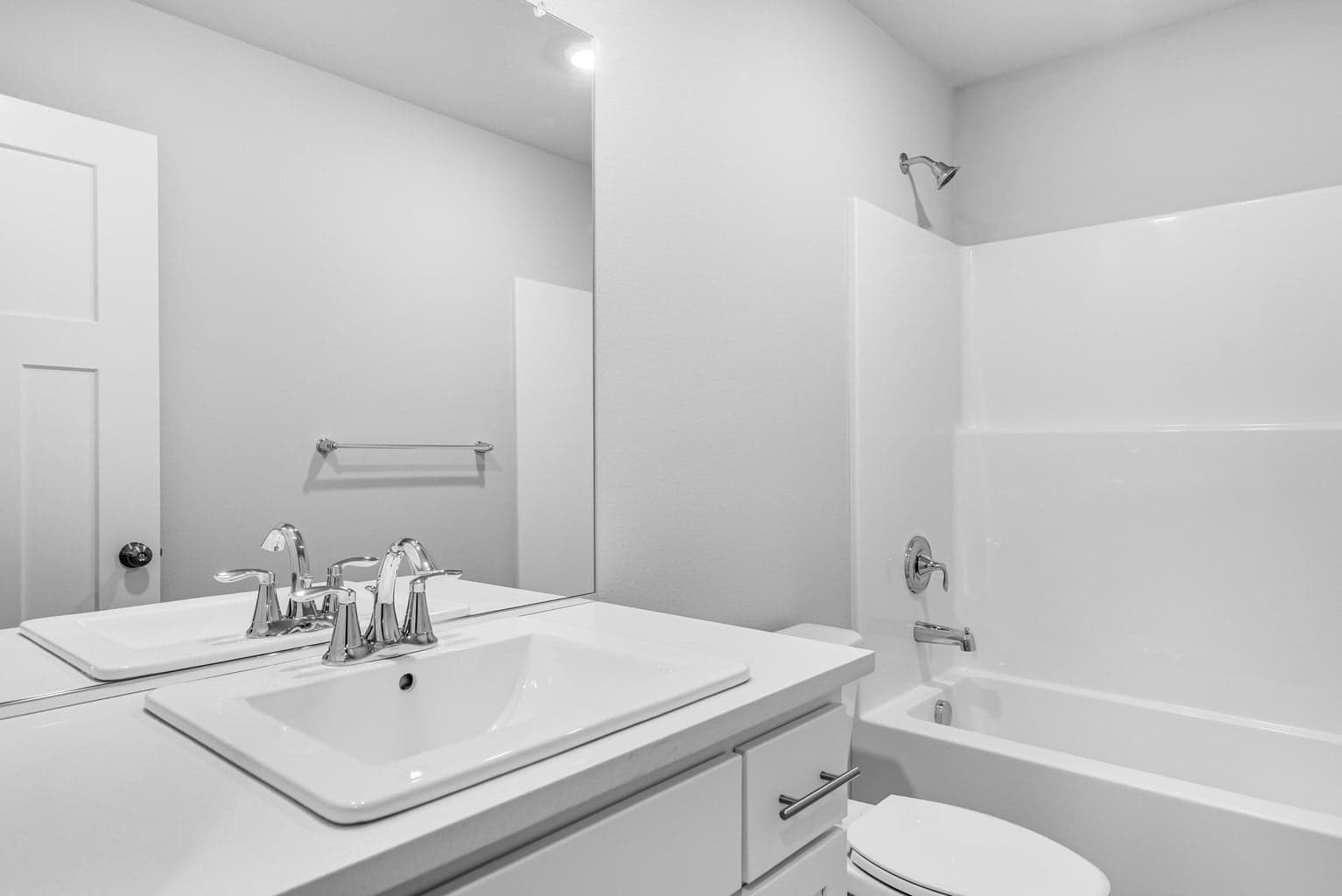 Photo of 726 NW Varnish Place 15 of 24