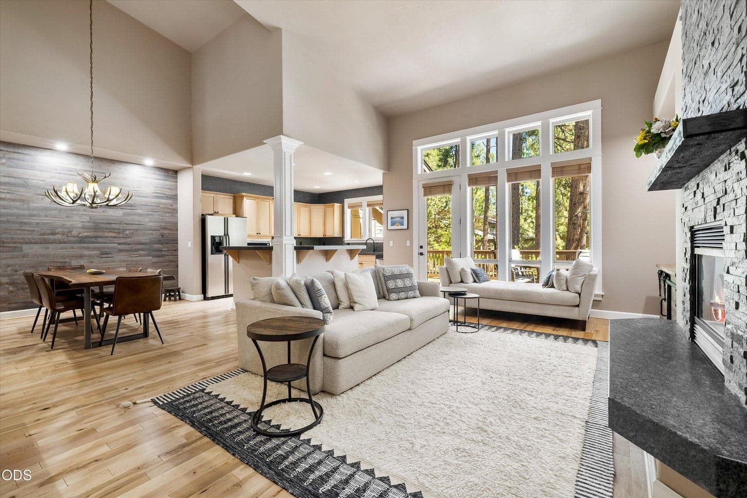 Photo of 60446 Seventh Mountain Drive 1 of 35