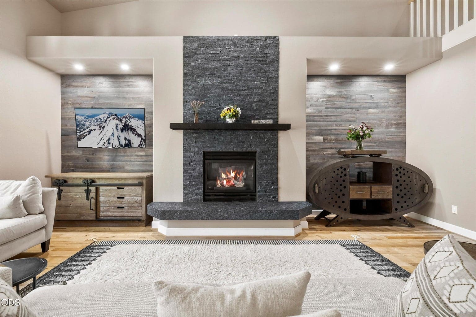 Photo of 60446 Seventh Mountain Drive 3 of 35