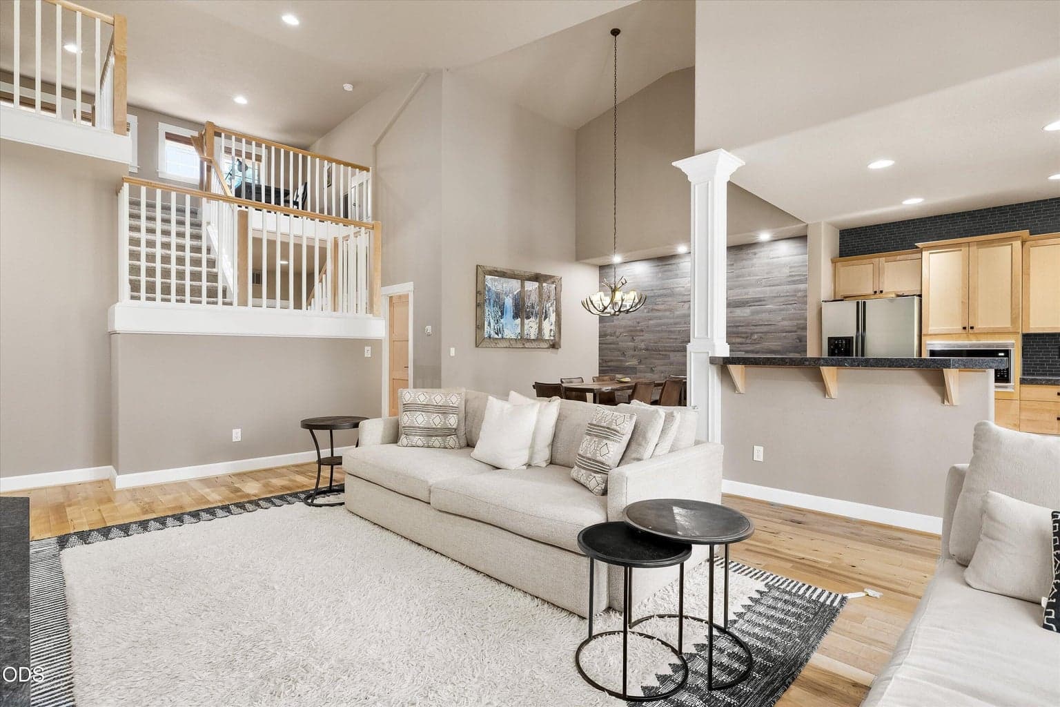 Photo of 60446 Seventh Mountain Drive 4 of 35