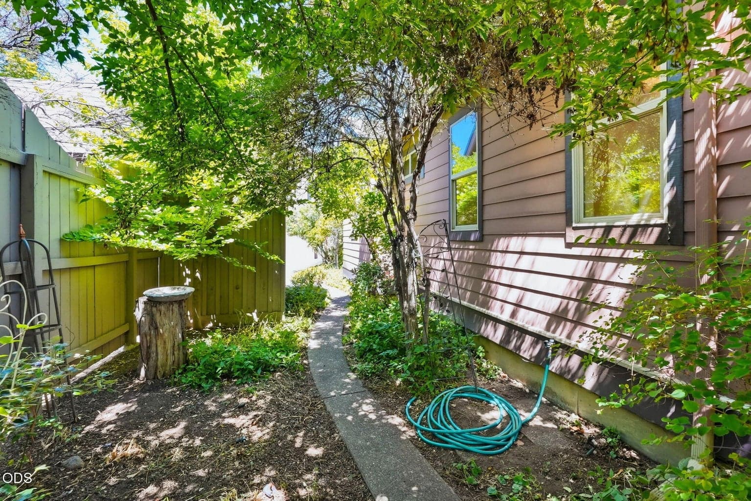 Photo of 825 NE Wiest Way 35 of 58