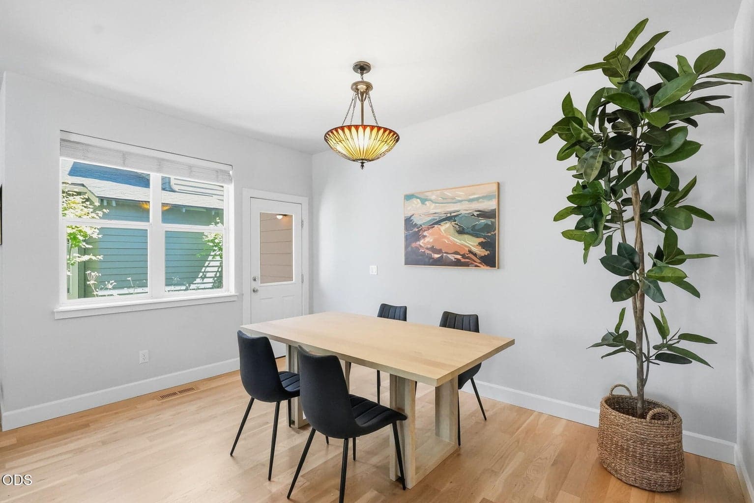 Photo of 825 NE Wiest Way 12 of 58