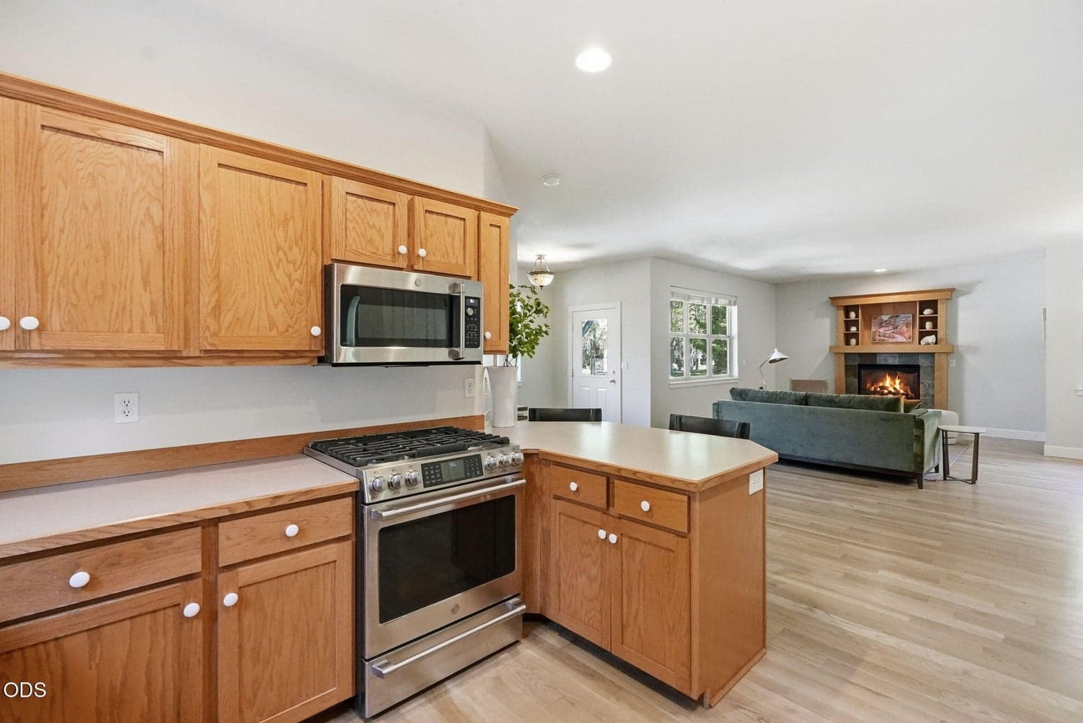 Photo of 825 NE Wiest Way 14 of 58