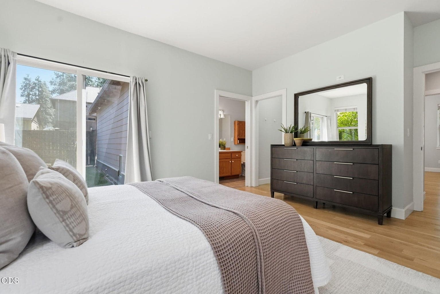Photo of 825 NE Wiest Way 20 of 58