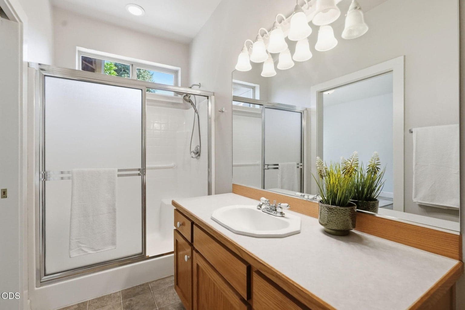 Photo of 825 NE Wiest Way 24 of 58