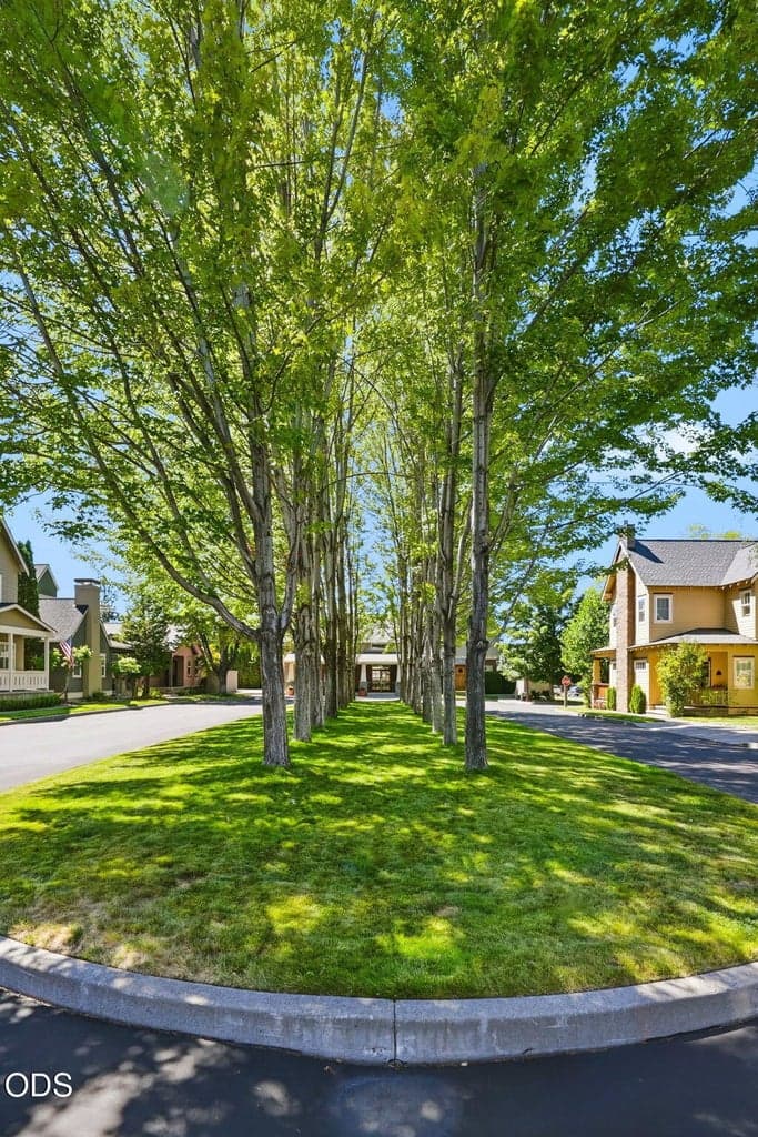 Photo of 825 NE Wiest Way 55 of 58