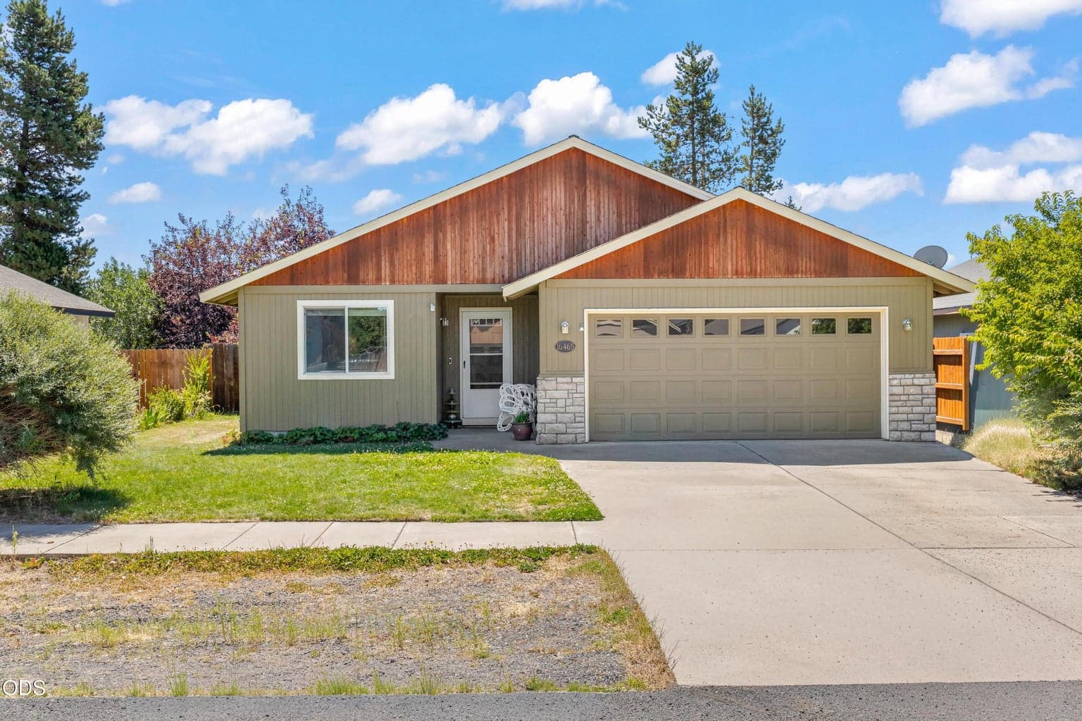Photo of 16465 Riley Drive 2 of 29