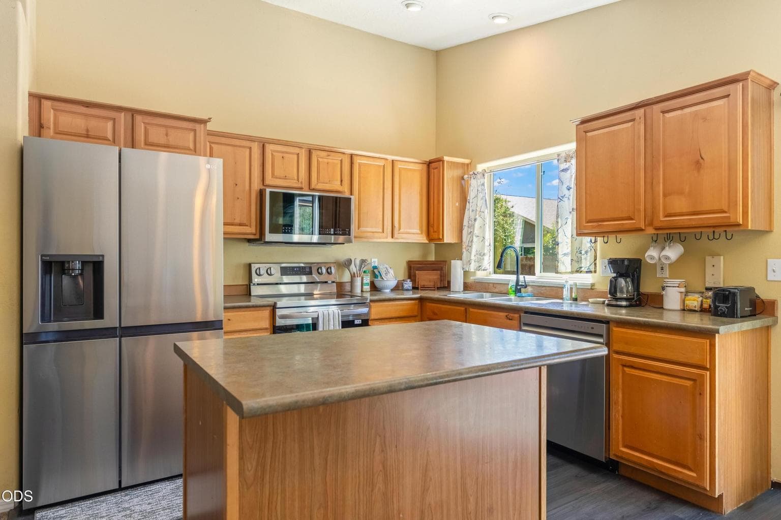 Photo of 16465 Riley Drive 6 of 29