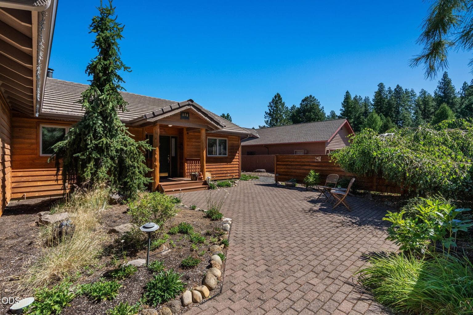 Paver patio and privacy screening
