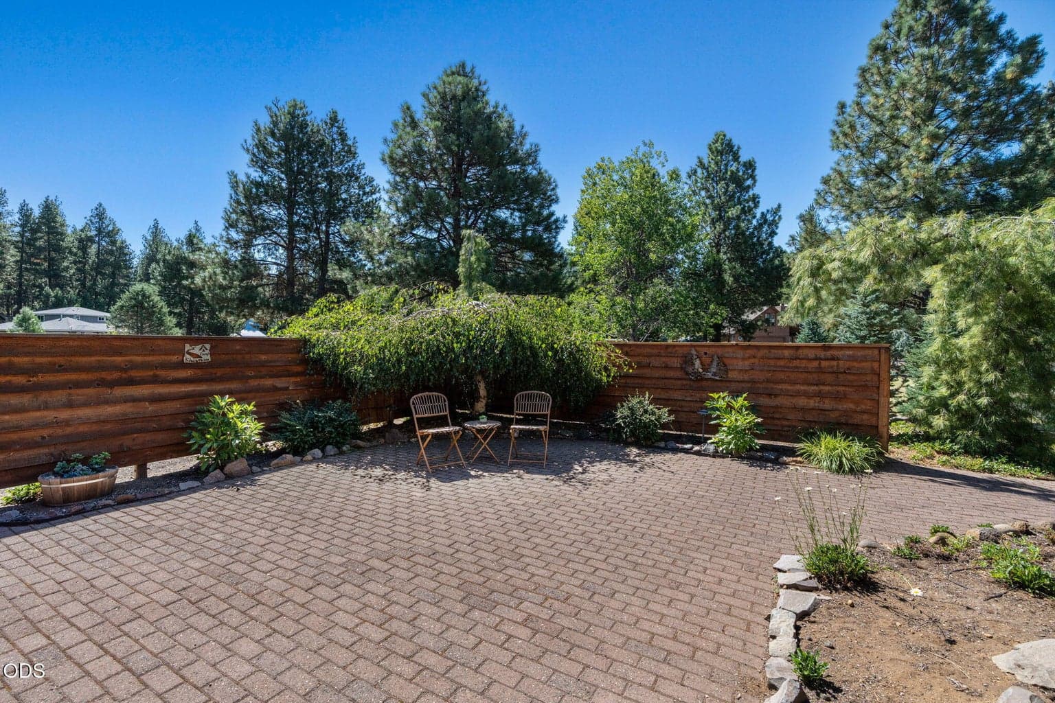 Paver surface and privacy screening
