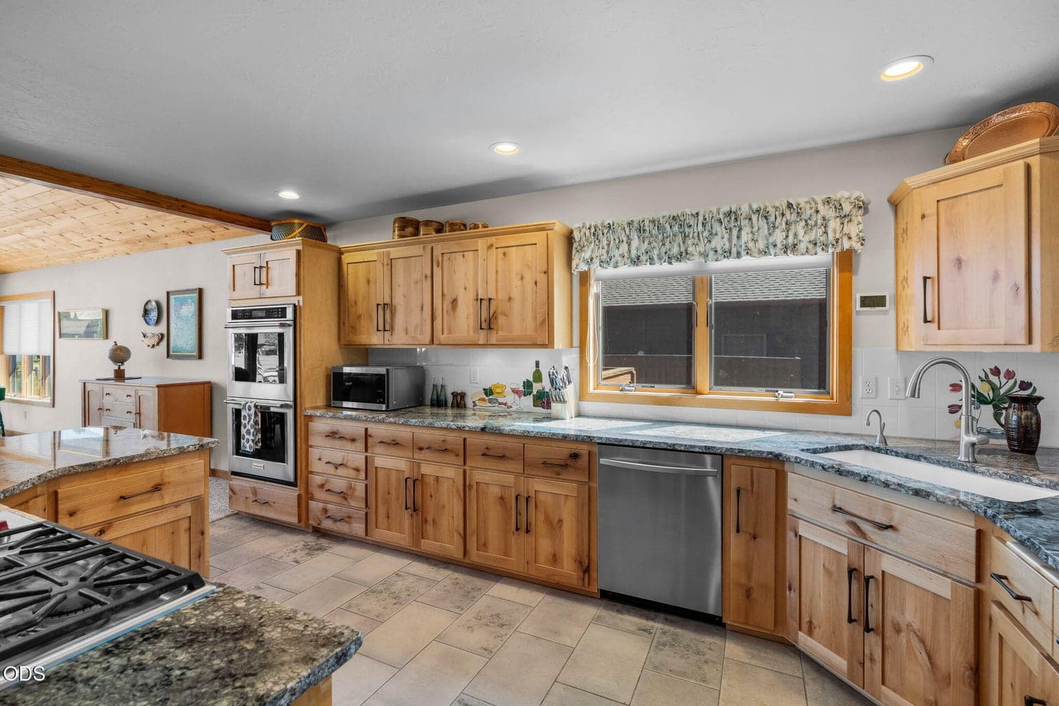 A good space for 2 cooks
