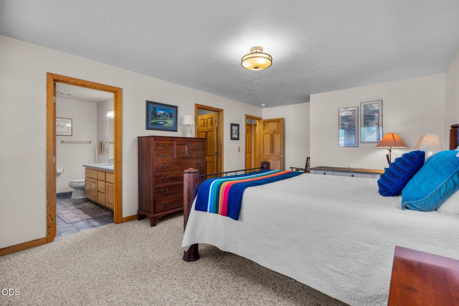 Has a large Walkin Closet