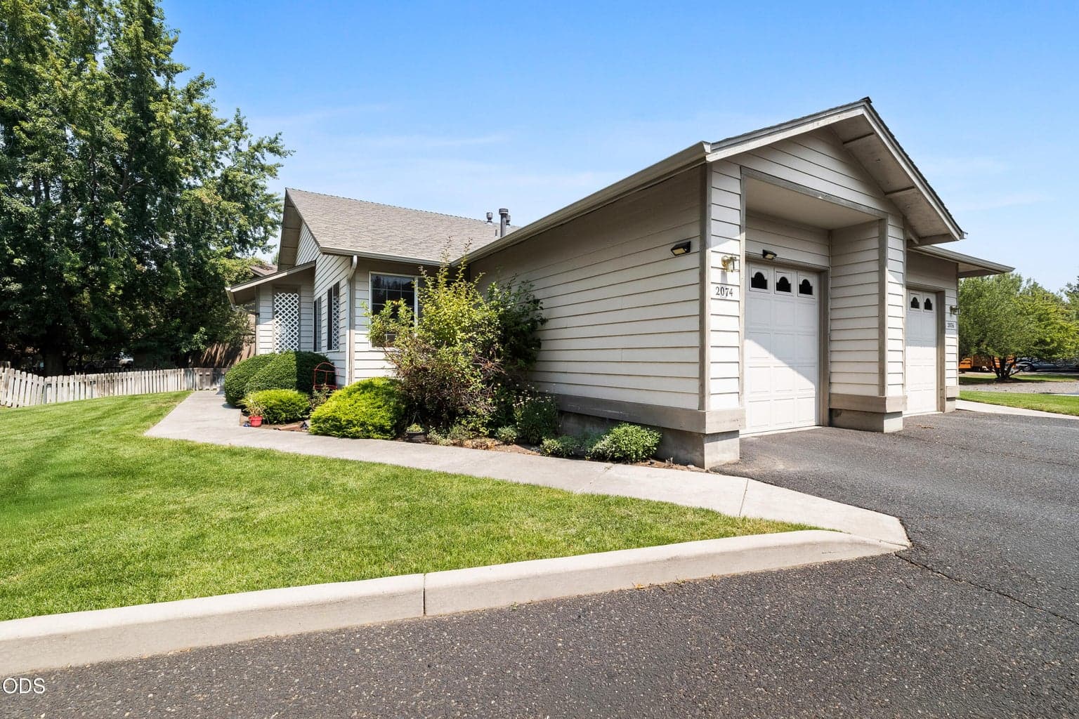 Photo of 2074 Chanel Court 1 of 21