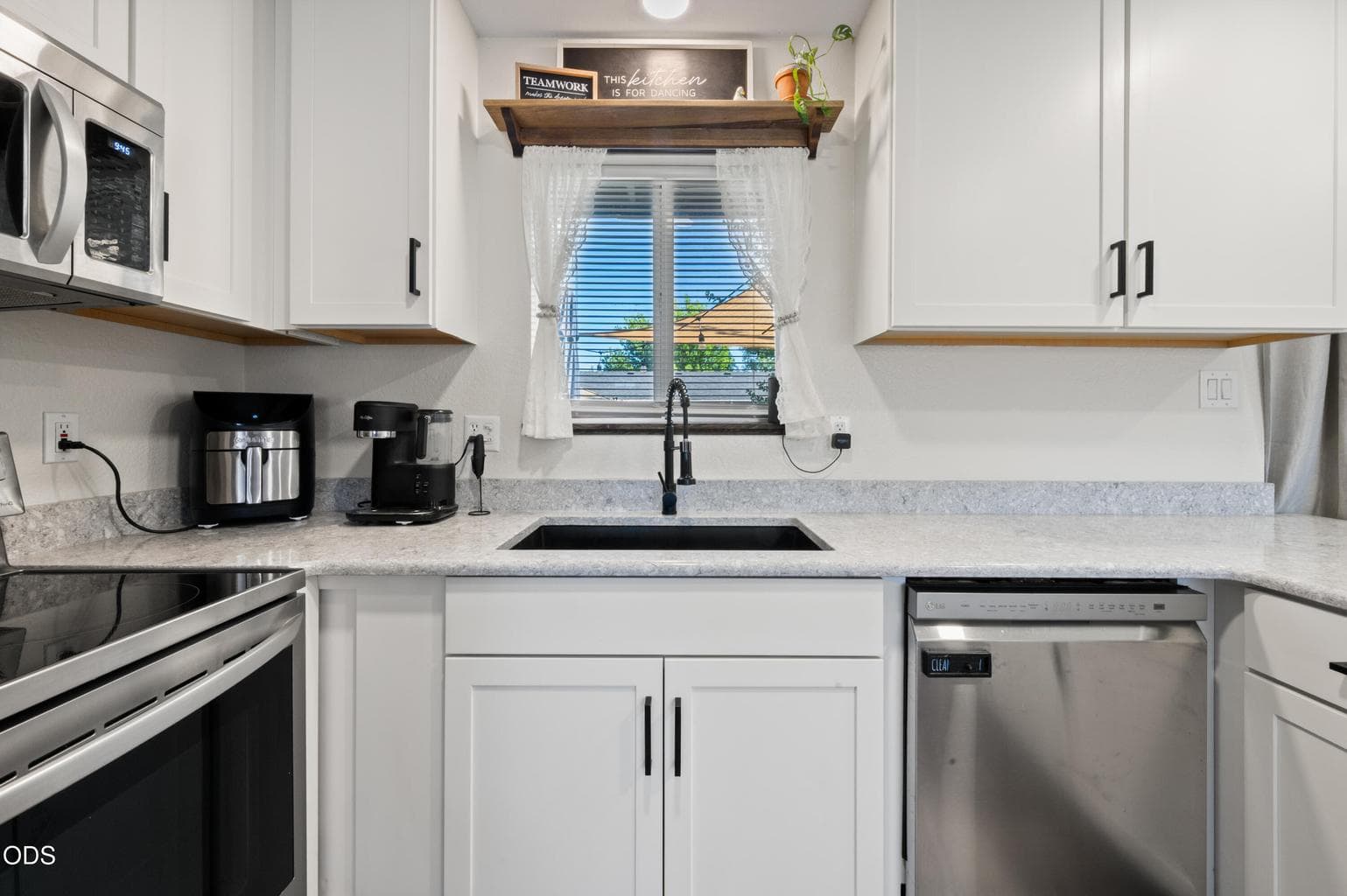 Photo of 2857 SW Pumice Place 13 of 29