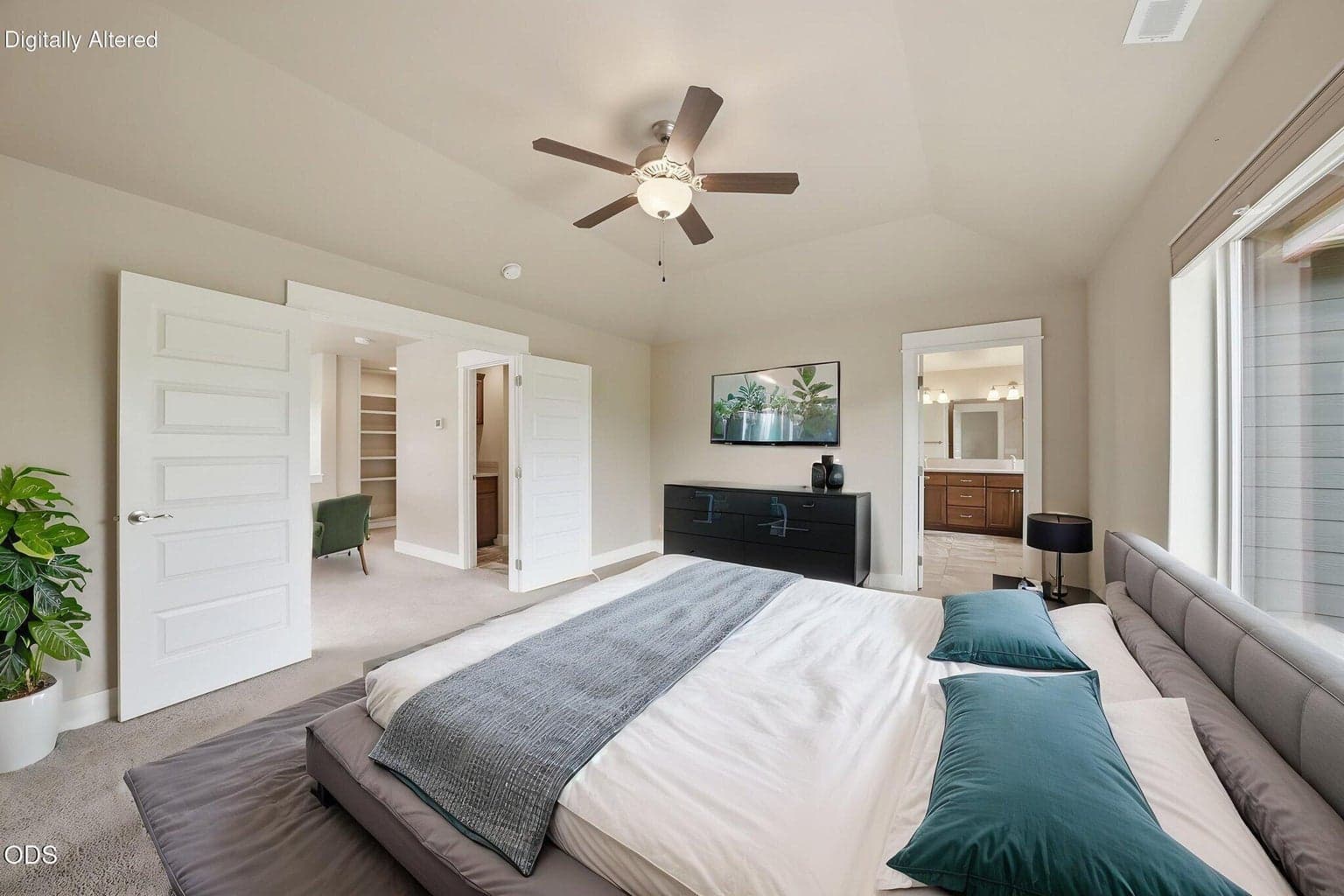 Photo of 3024 NE Flagstone Avenue 7 of 39