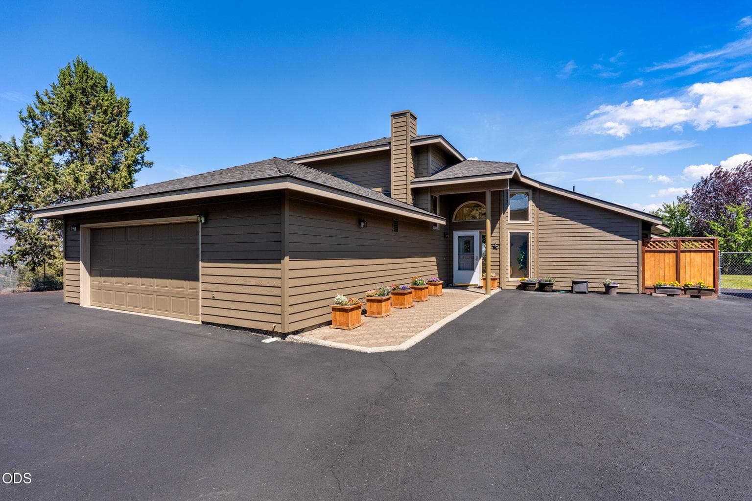 Photo of 1550 Galloway Avenue 2 of 41