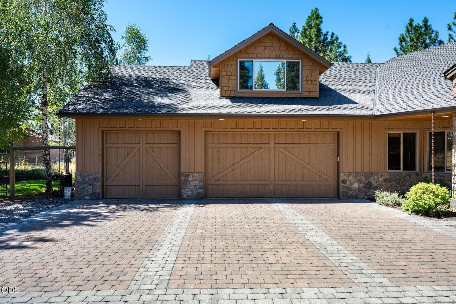 Photo of 17690 Mountain View Road 3 of 83