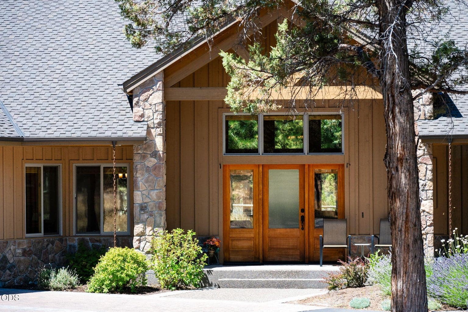 Photo of 17690 Mountain View Road 5 of 83