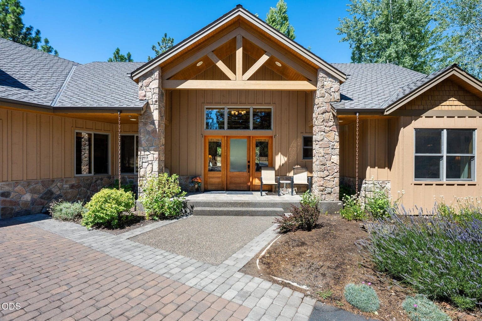 Photo of 17690 Mountain View Road 4 of 83