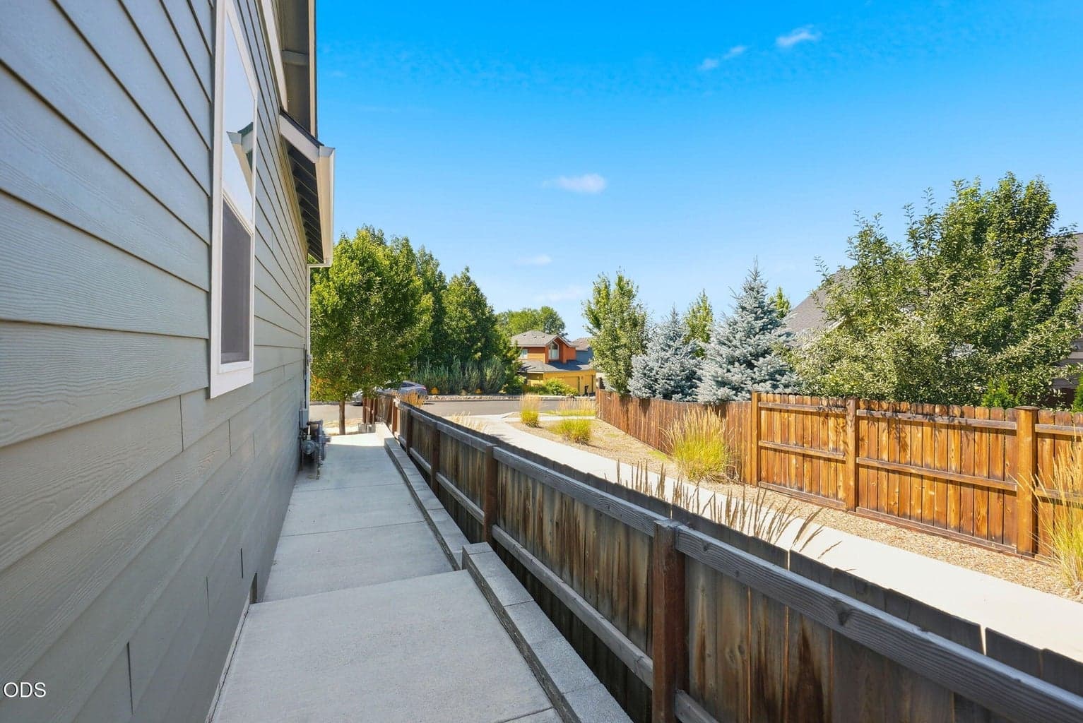 Photo of 2044 NE Altura Drive 51 of 76
