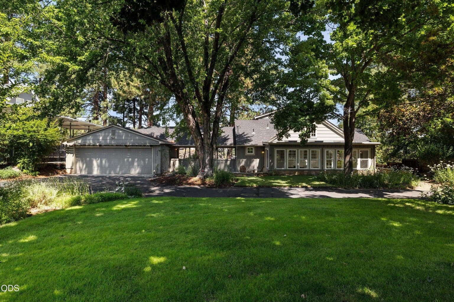 Photo of 2359 NW Lakeside Place 4 of 91