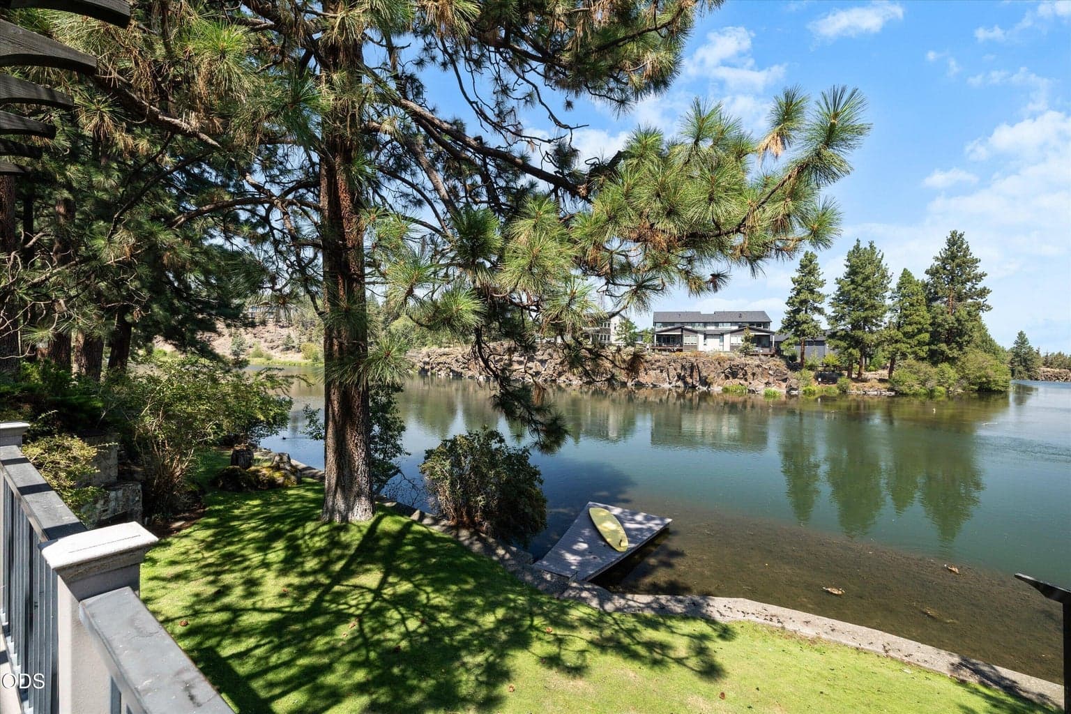 Photo of 2359 NW Lakeside Place 19 of 91
