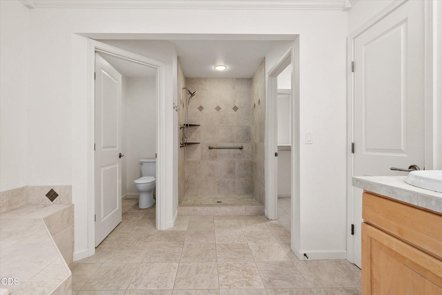 Photo of 2359 NW Lakeside Place 31 of 91