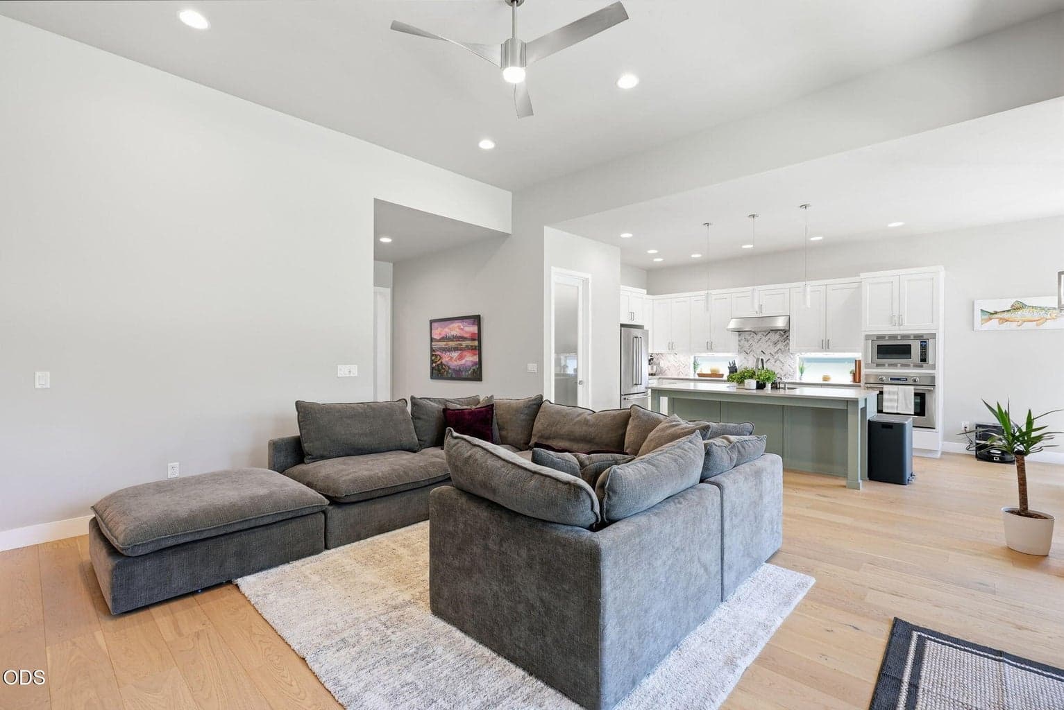 Photo of 3083 Hidden Ridge Drive 4 of 43