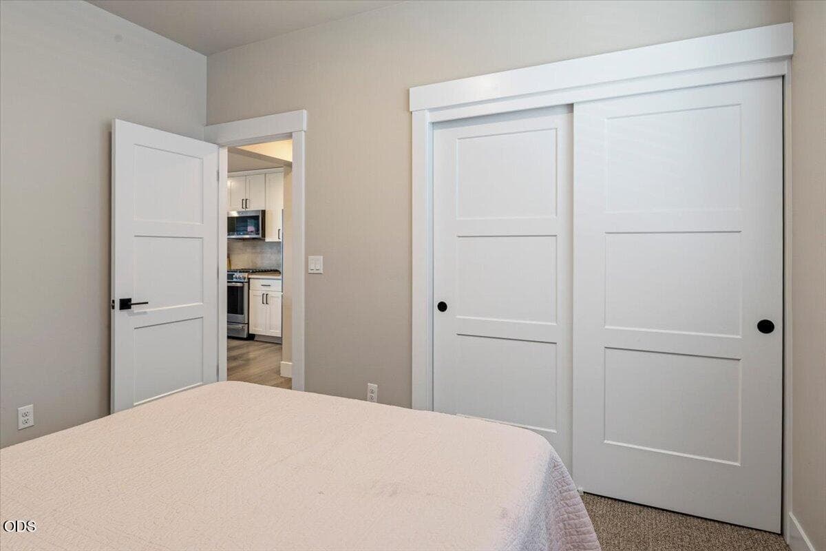 Photo of 20534 Empire Avenue 19 of 31