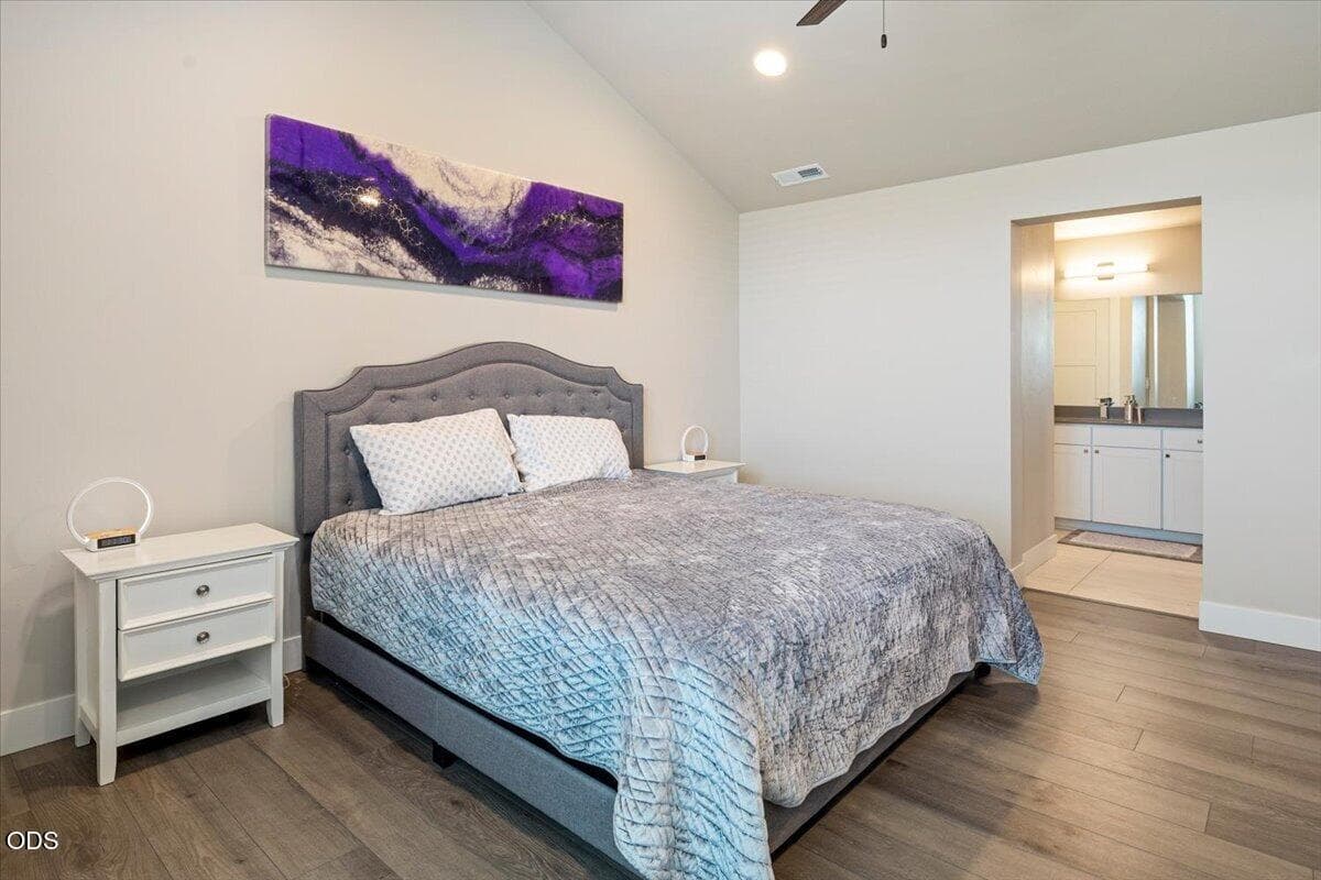 Photo of 20534 Empire Avenue 27 of 31