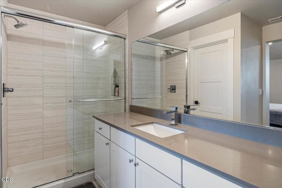 Photo of 20534 Empire Avenue 28 of 31