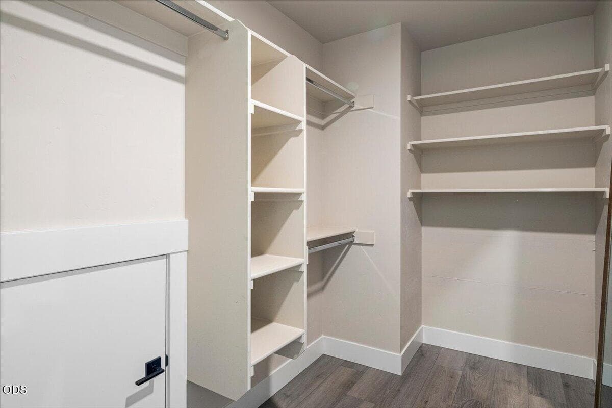 Photo of 20534 Empire Avenue 29 of 31