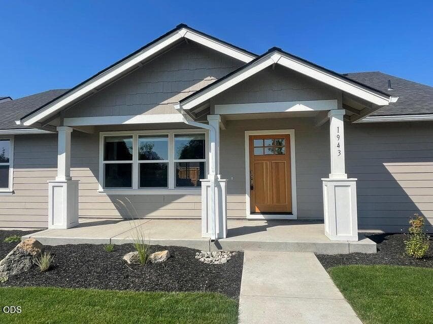 Photo of 1943 5th Street 2 of 2