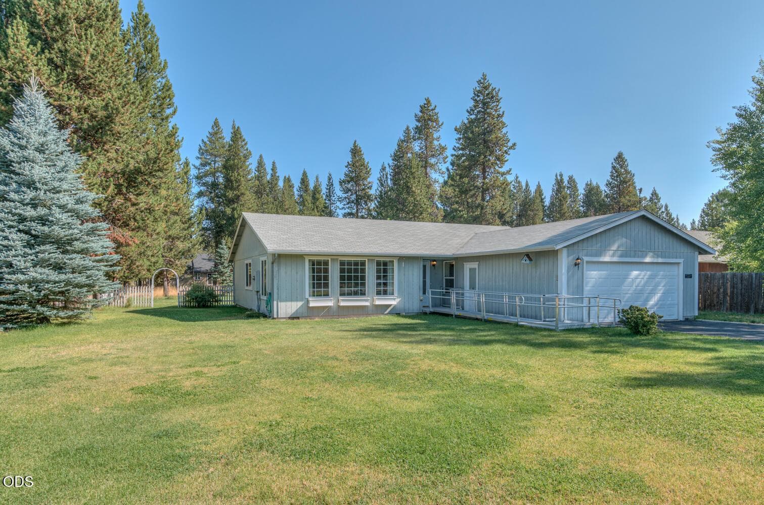 Photo of 17284 Kingfisher Drive 3 of 31
