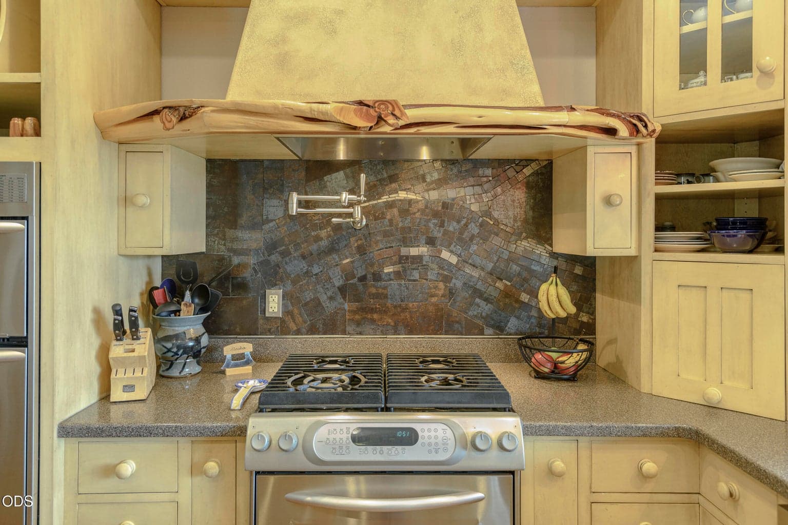 Propane 4-burner range & oven
