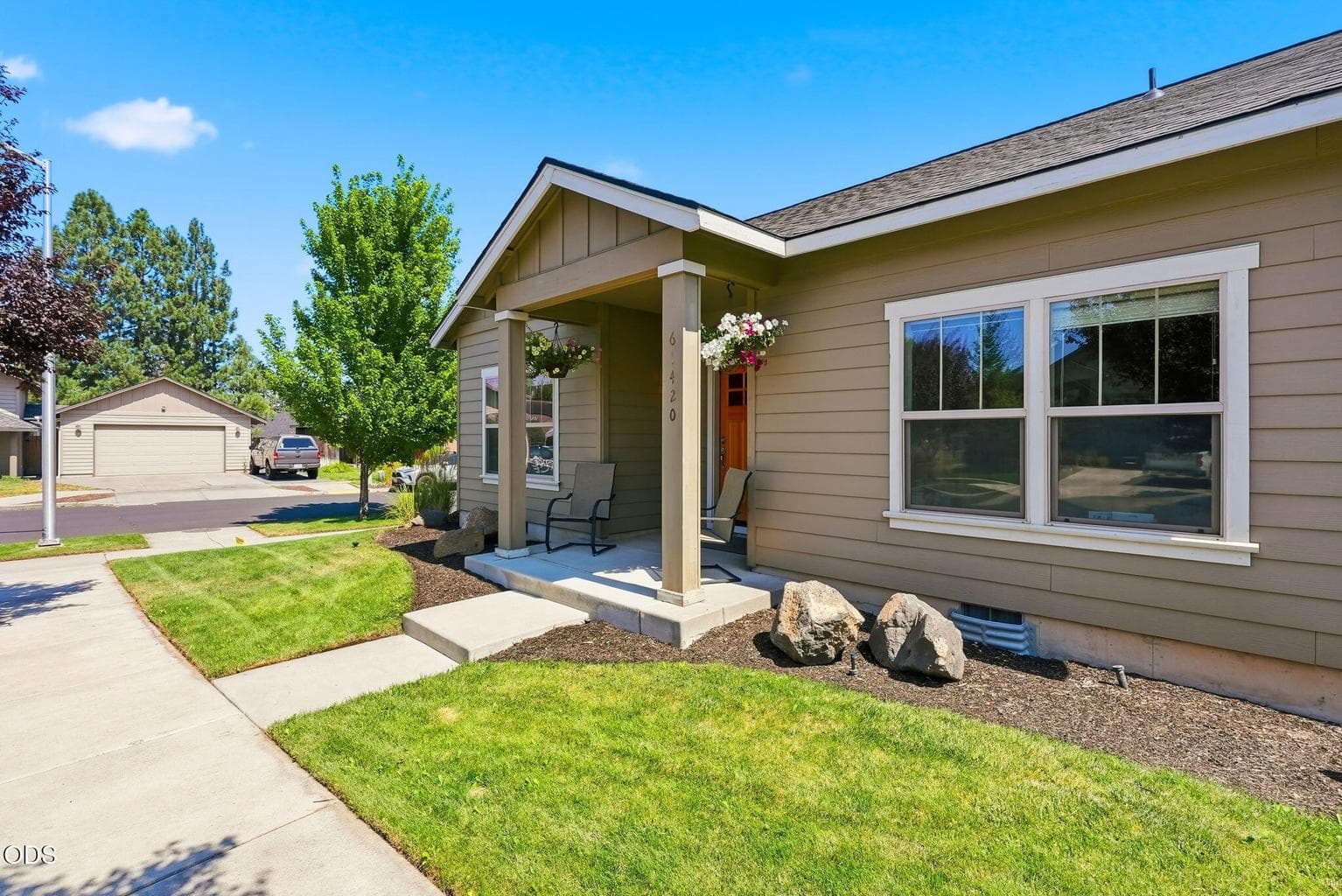 Photo of 61420 SE Lana Way 3 of 32