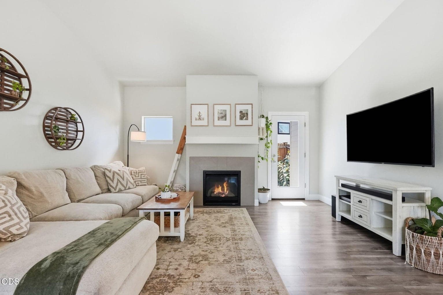 Photo of 61420 SE Lana Way 8 of 32