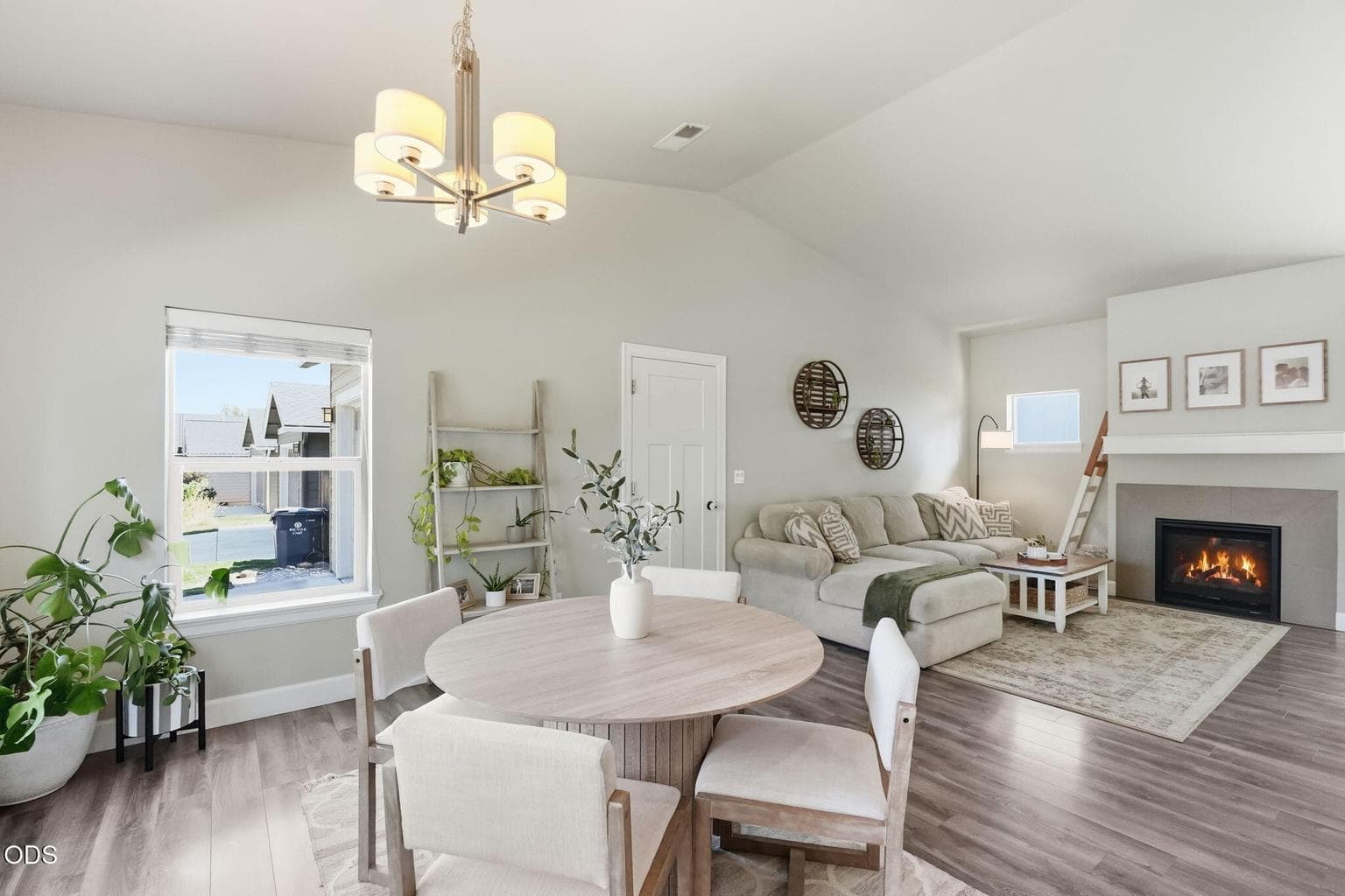 Photo of 61420 SE Lana Way 14 of 32