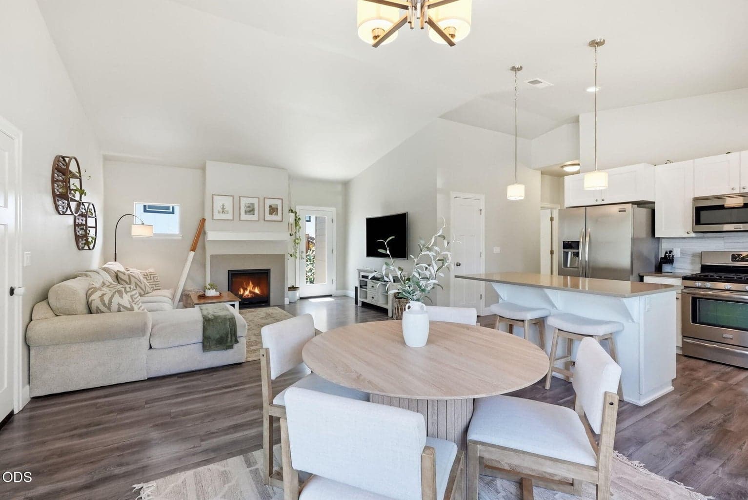 Photo of 61420 SE Lana Way 15 of 32
